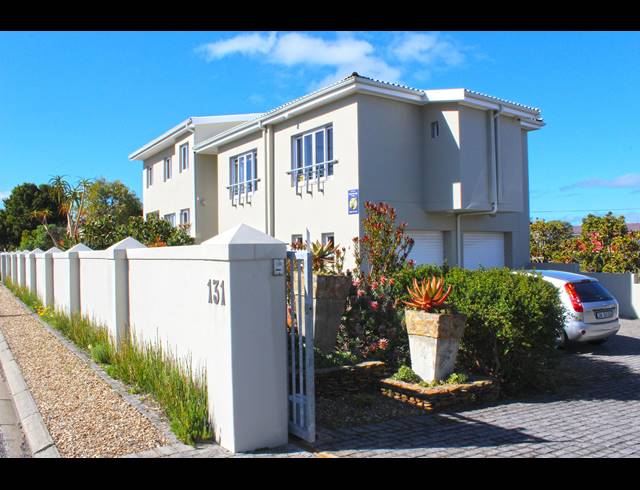4 BEDROOM HOUSE FOR SALE IN KLEINMOND CENTRAL